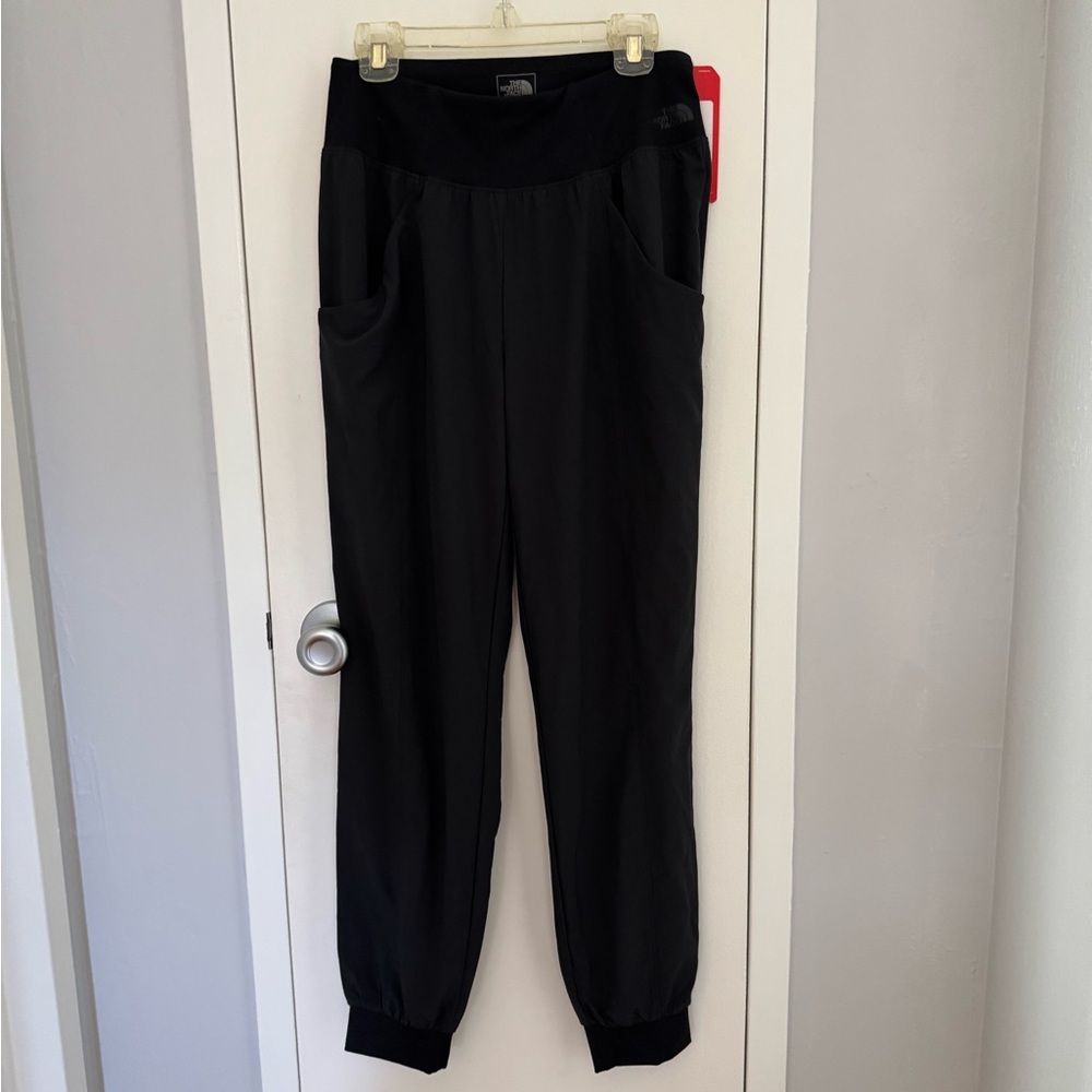 The North Face Arise and Align Mid-Rise Pant - Picture 2 of 13
